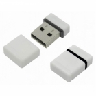 USB  8GB  Qumo Nano белый